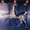 Cavallo rampante (1962, bronze, cat. 588 bis), first-class lounge room